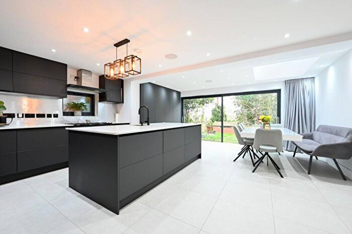 4 Bedroom Detached House To Rent In Waverley Drive, Chertsey, , Chertsey, KT16