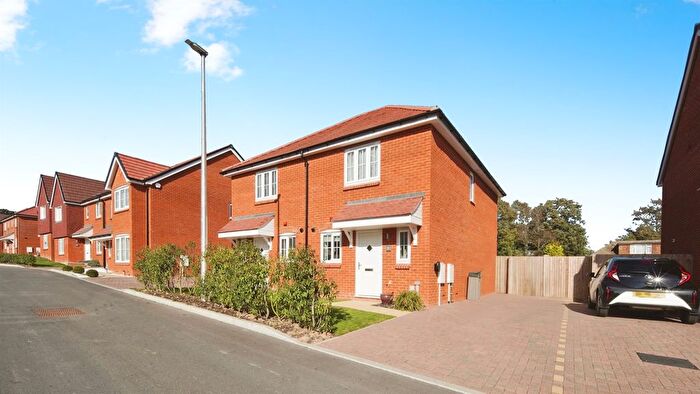 2 Bedroom Semi-detached House For Sale In Levett Gardens, St. Leonards-On-Sea, TN38