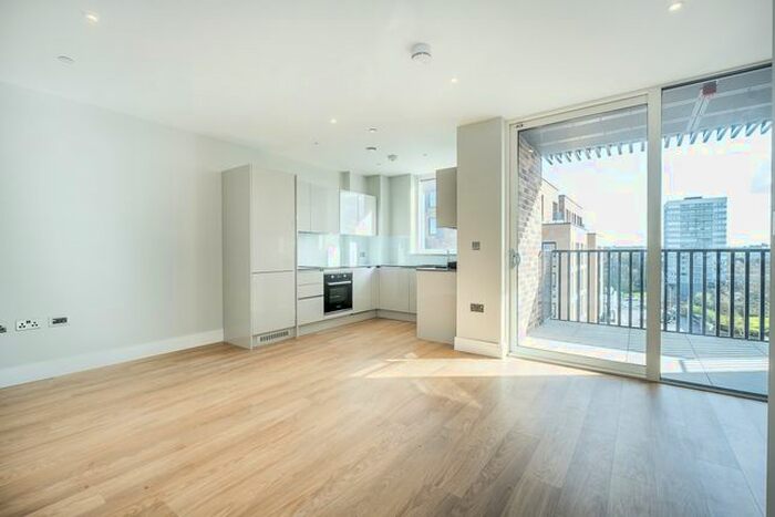 1 Bedroom Flat To Rent In Plough Lane, London, SW17