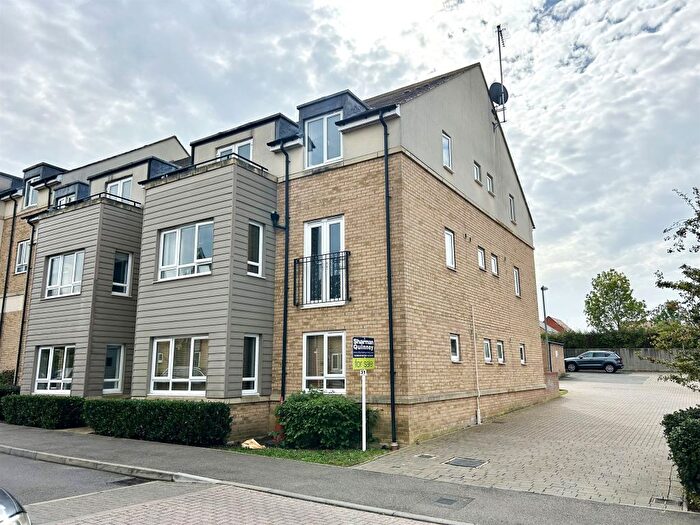 2 Bedroom Flat For Sale In Cromwell Drive, Huntingdon, PE29