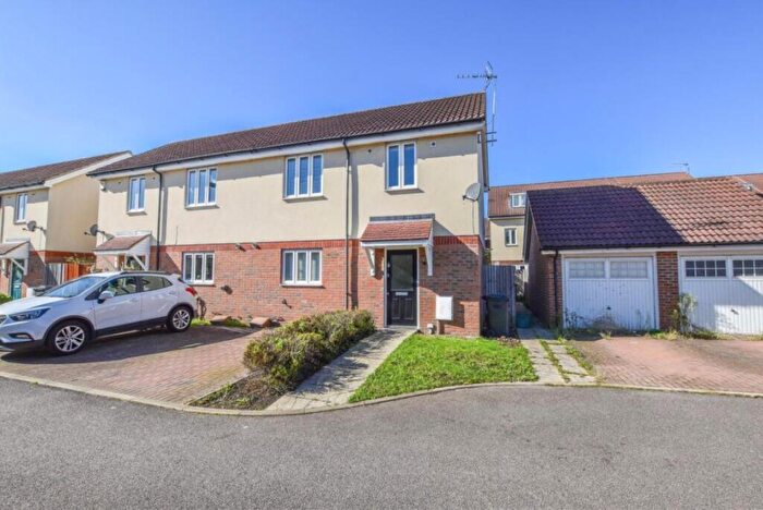 2 Bedroom Semi-Detached House For Sale In Sorbus Road, Broxbourne, EN10