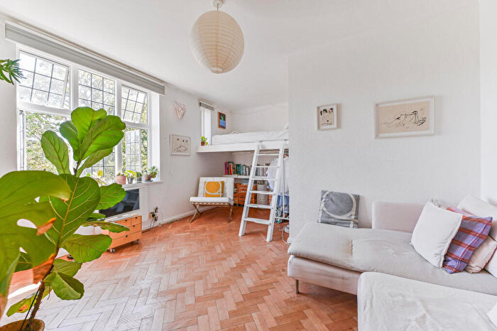 Studio To Rent In Park Hill Court, East Croydon, Croydon, CR0