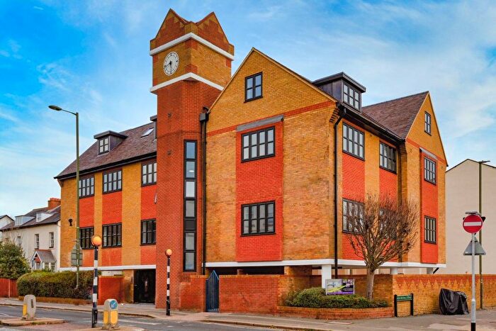 1 Bedroom Flat To Rent In Reigate Hill, Reigate, RH2