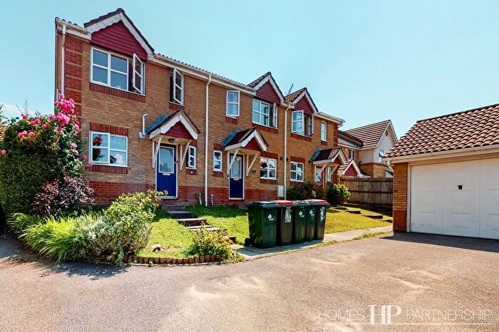 2 Bedroom End Of Terrace House To Rent In Carter Road, Maidenbower, RH10