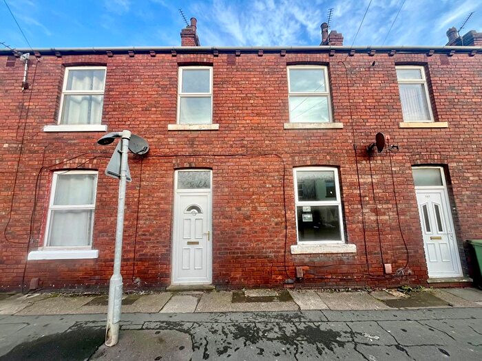 2 Bedroom Property To Rent In Wakefield Road, Ossett, WF5