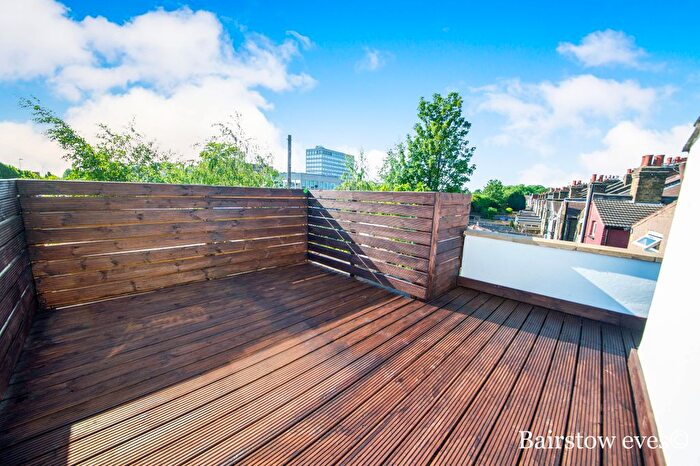 1 Bedroom Flat To Rent In Somerset Road, London, N18
