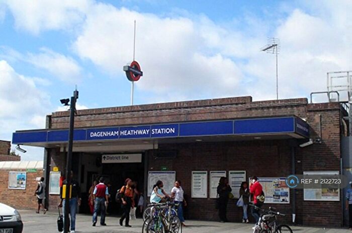 3 Bedroom Terraced House To Rent In Heathway, Dagenham, RM9