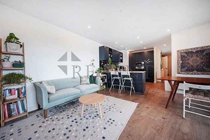 2 Bedroom Flat To Rent In Alington House, Mary Neuner Road, N8