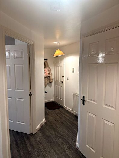 2 Bedroom Flat To Rent In Deanery Court, Manchester, M8