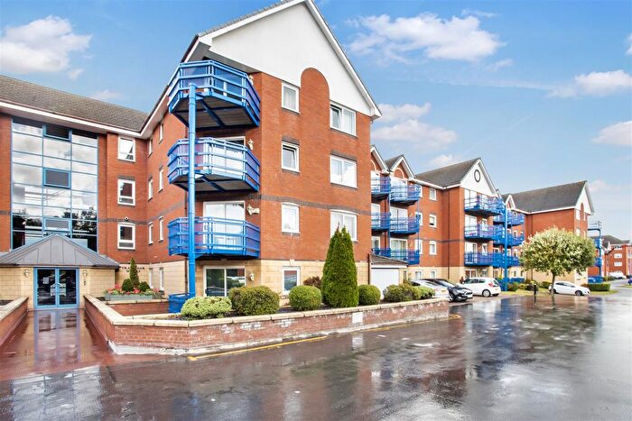 1 Bedroom Flat For Sale In Mountbatten Close, Ashton-On-Ribble, Preston Pr, PR2