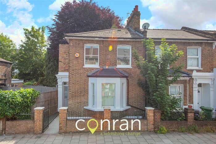 3 Bedroom End Of Terrace House To Rent In Malpas Road, Brockley, SE4