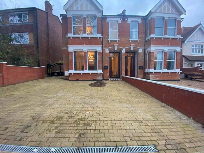 5 Bedroom Semi-Detached House To Rent In Roxborough Park, Harrow, HA1