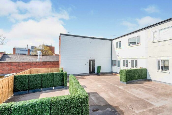 1 Bedroom Apartment To Rent In Birmingham Road, Sutton Coldfield, B72