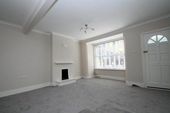 2 Bedroom Semi-Detached House To Rent In Aylesbury Road, Bromley, BR2
