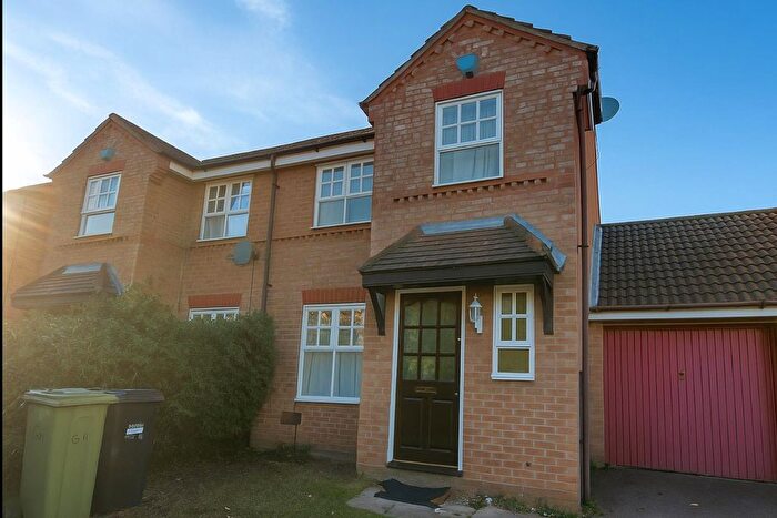 3 Bedroom Property For Sale In Douglas Place, Oldbrook, Milton Keynes, MK6