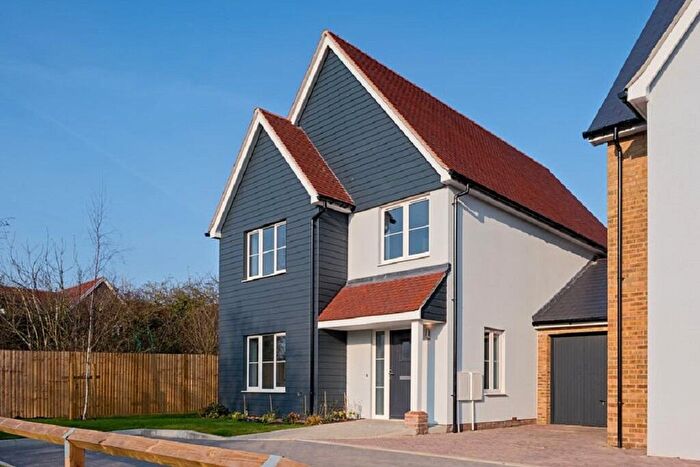 4 Bedroom Link Detached House For Sale In Hawthorn Close, Main Road, Bicknacre, Chelmsford, CM3