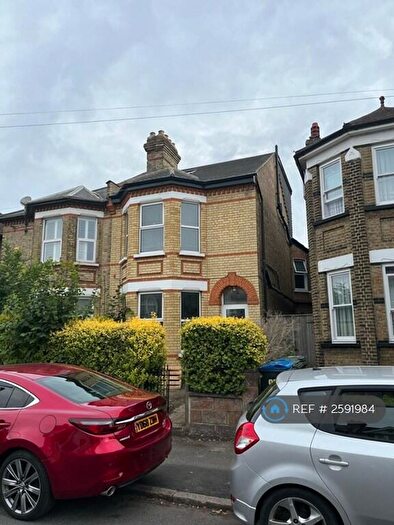5 Bedroom Semi-Detached House To Rent In Waddon Road, Croydon, CR0