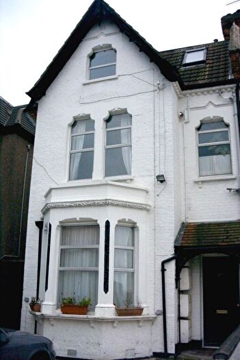 Studio To Rent In Baldry Gardens, London, SW16