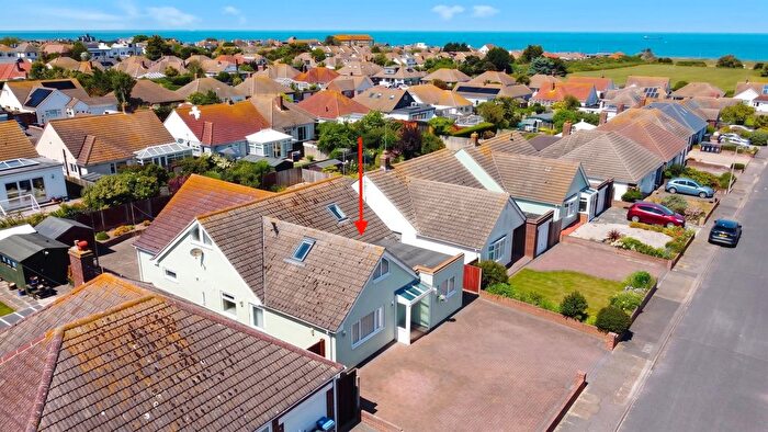 3 Bedroom Bungalow For Sale In David Avenue, Margate, CT9