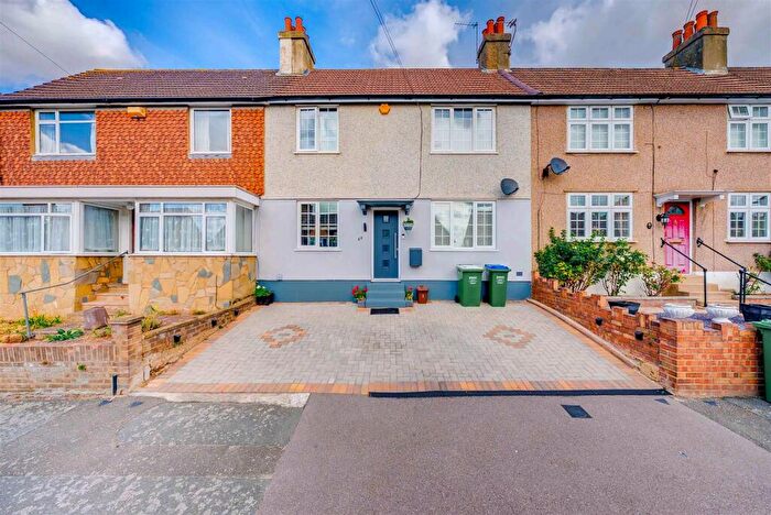 3 Bedroom Terraced House For Sale In Green Walk, Crayford, Dartford, DA1