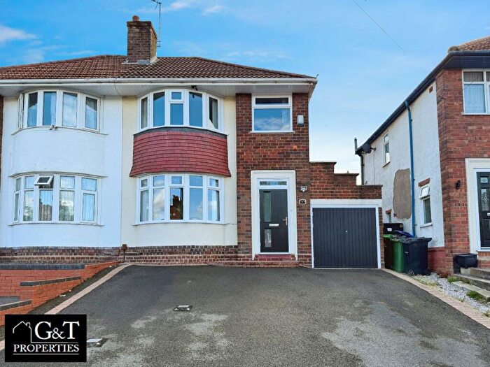 3 Bedroom Semi-Detached House For Sale In Elm Terrace, Tividale, Oldbury, B69