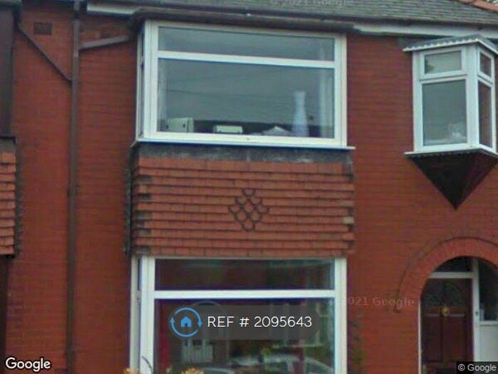 3 Bedroom Semi-Detached House To Rent In Brownlea Avenue, Dukinfield, SK16