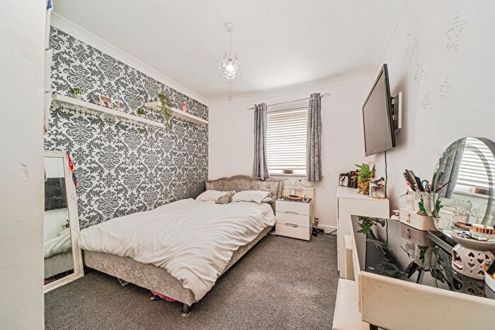 3 Bedroom Terraced House For Sale In Cairnhill Circus, Glasgow, G52