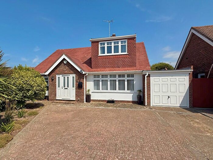 3 Bedroom Chalet For Sale In Hawke Close, Rustington, BN16