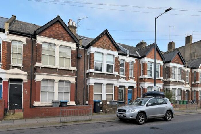 3 Bedroom Flat To Rent In Kilburn Lane, Queens Park, London, W9