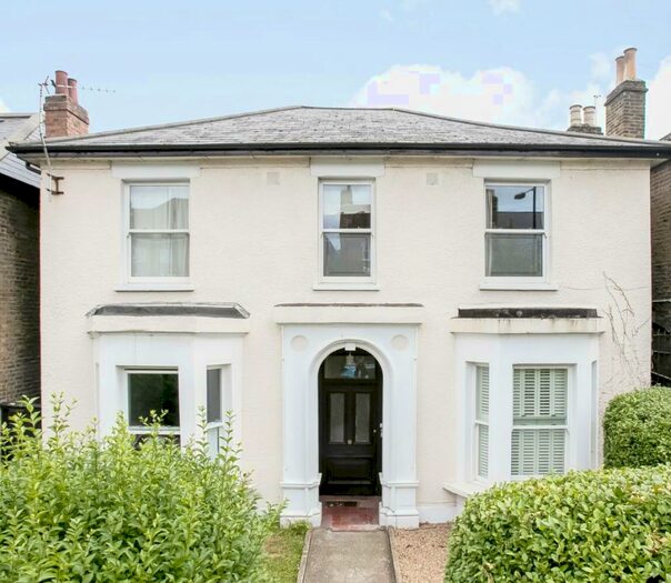 2 Bedroom Apartment To Rent In Barry Road, East Dulwich, London, SE22