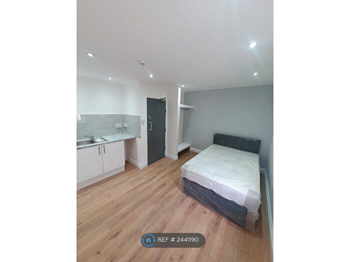 Studio To Rent In Mansfield Road, Nottingham, NG1