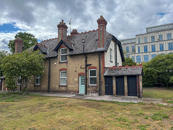 2 Bedroom Semi-Detached House To Rent In Cowley Road, Cambridge, CB4