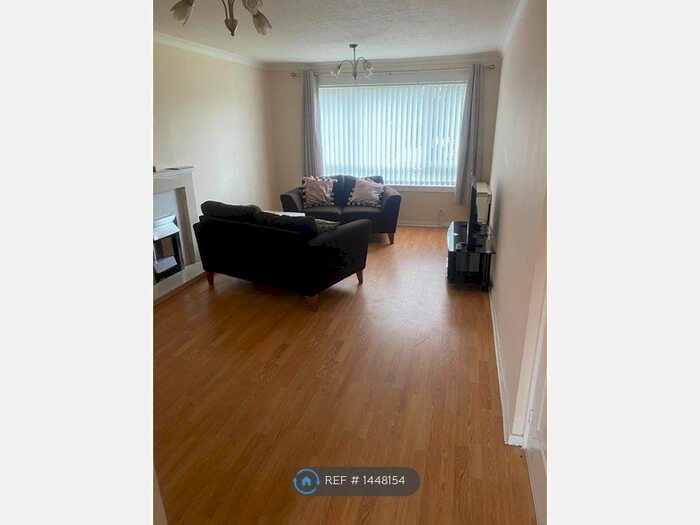 2 Bedroom Flat To Rent In Lumley Place, Grangemouth, FK3