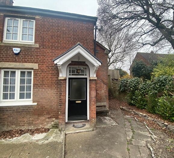 2 Bedroom House For Sale In St Stephens Hill, St Albans, AL1