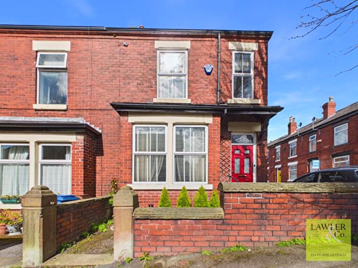 4 Bedroom End Of Terrace House For Sale In Lyme Grove, Marple, Stockport, Cheshire, SK6