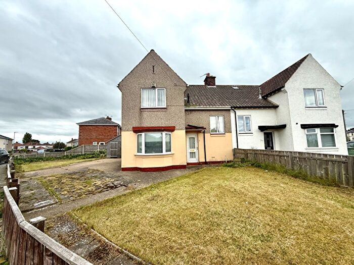 3 Bedroom Semi Detached House For Sale In Heathfield Drive, Hartlepool, TS25