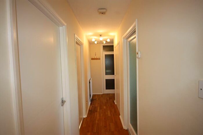 2 Bedroom Apartment To Rent In Warren Road, Guildford, GU1