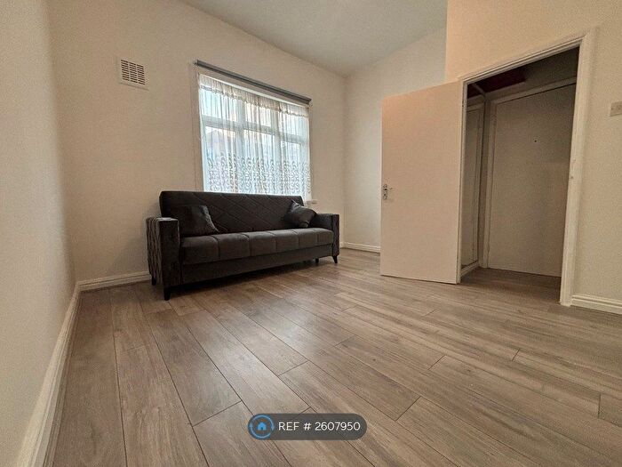 1 Bedroom Flat To Rent In Forest Gate, London, E7