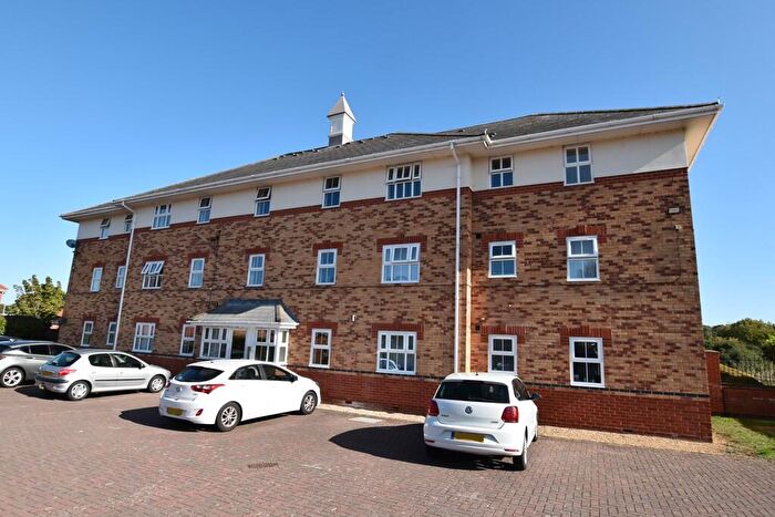 2 Bedroom Flat For Sale In Haddon Park, Colchester, CO1