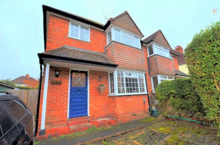 5 Bedroom Semi-Detached House To Rent In Beech Grove, Guildford, GU2