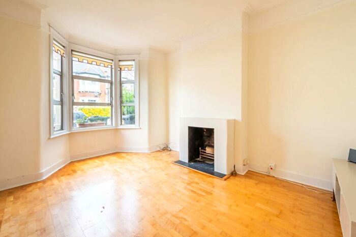 1 Bedroom Maisonette To Rent In Cambray Road, Hyde Farm Estate, London, SW12
