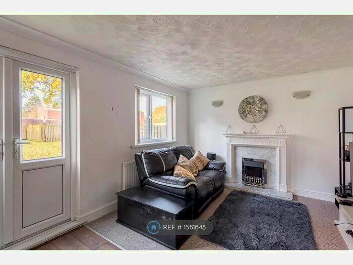 2 Bedroom Flat To Rent In Kendal Court, Birmingham, B23