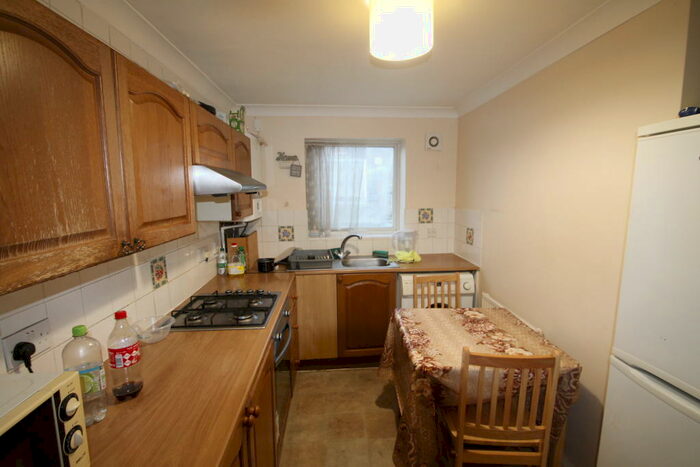 3 Bedroom Flat To Rent In Sundridge Parade, Plaistow Lane, Bromley **Zero Deposit Available On This Property**, BR1