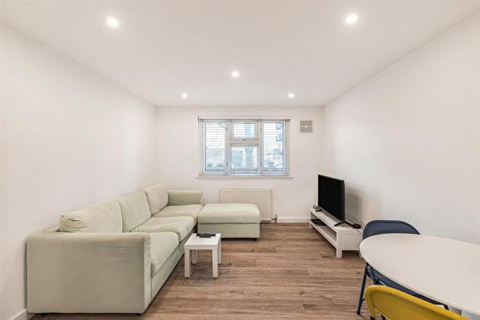 1 Bedroom Flat To Rent In Rann House, Mortlake, SW14