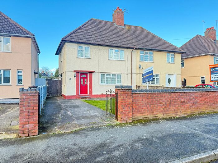 3 Bedroom Semi-Detached House To Rent In Banfield Road, Darlaston, Wednesbury, WS10