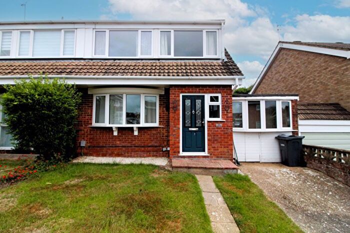 4 Bedroom Semi-Detached House To Rent In Leyhill Drive, Luton, LU1