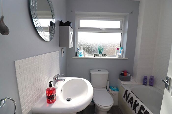 2 Bedroom End Of Terrace House For Sale In Walnut Way, Barnstaple, EX32