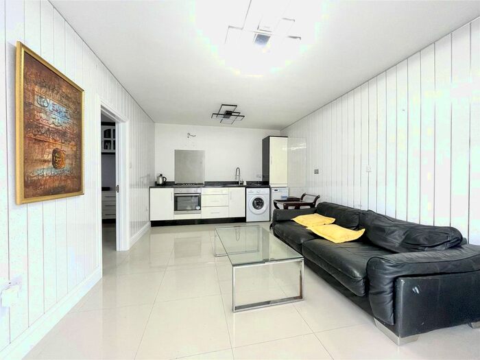 1 Bedroom Flat To Rent In Uxbridge Road, Southall, UB1