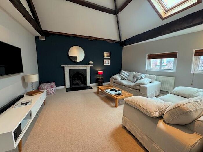 3 Bedroom Maisonette To Rent In Saville Place, Bristol, BS8