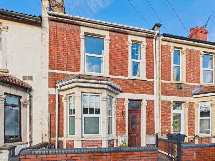 2 Bedroom Maisonette For Sale In Gatton Road, Bristol, BS2